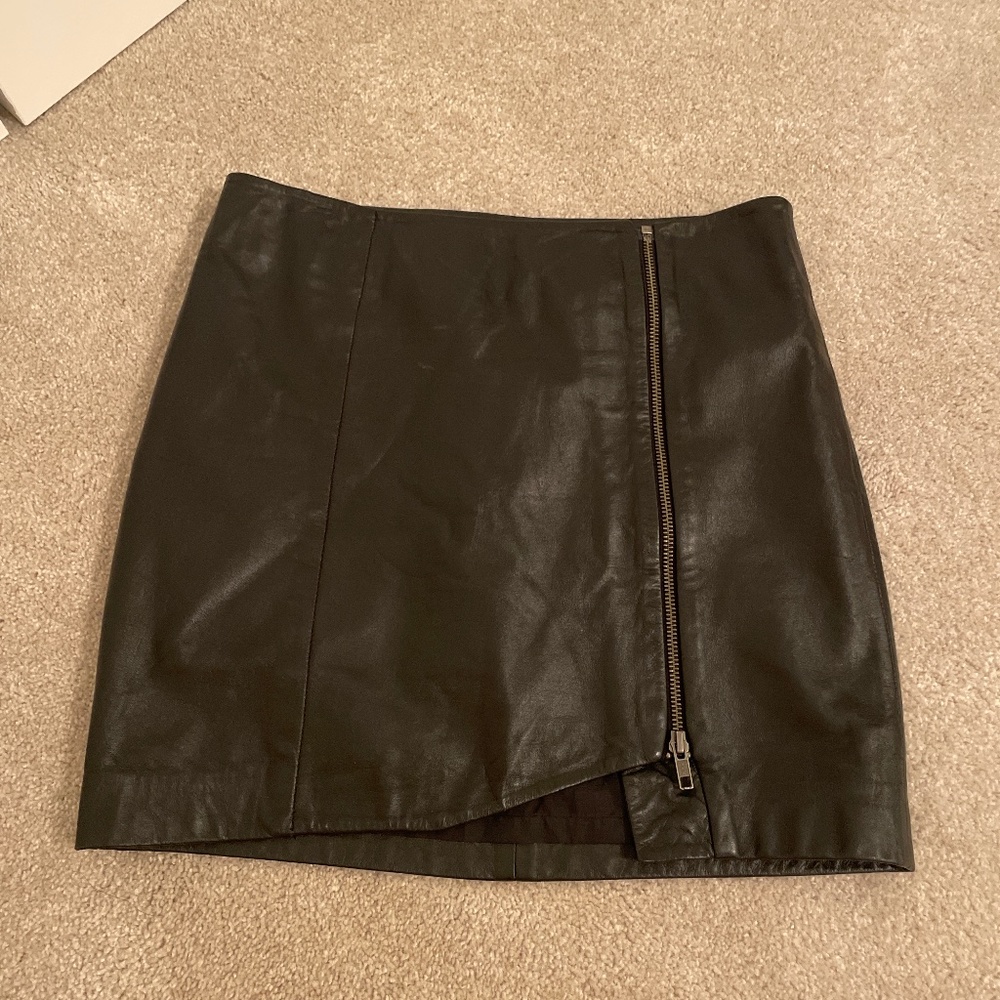 Leith Real Leather Mini Skirt with Front Zip in Black